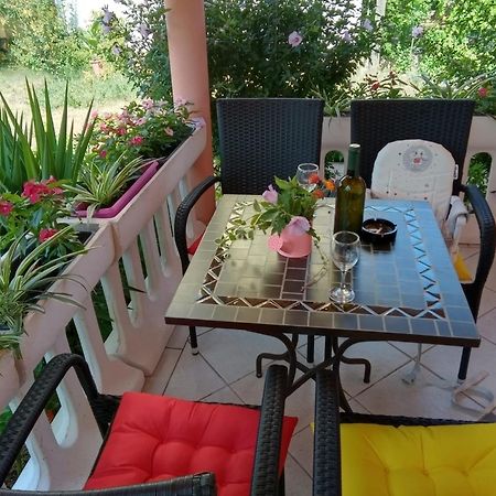 Ferienwohnung Mendula Pakoštane Exterior foto